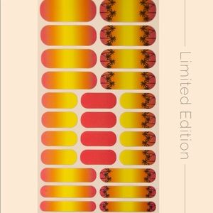 Juvenae Gel Strip Malibu Moods nails